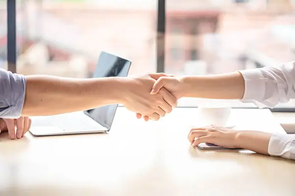 情侣去巴黎旅游危险么啊